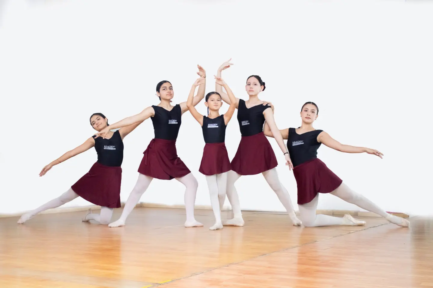 Alumnas de ballet y jazz de Adagio Culiacán